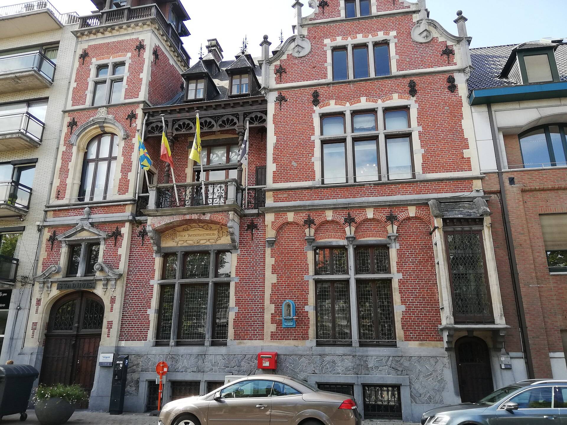 Het stadhuis van Izegem